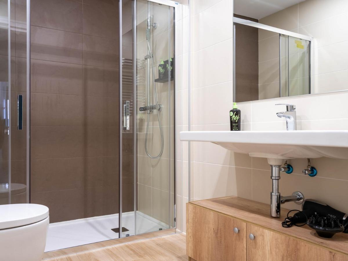 Limehome Barcelona Carrer De Besalu 90 - Estancia Temporal מראה חיצוני תמונה