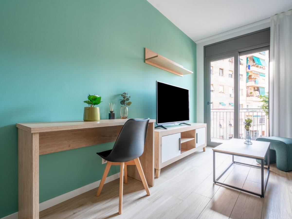 Limehome Barcelona Carrer De Besalu 90 - Estancia Temporal מראה חיצוני תמונה
