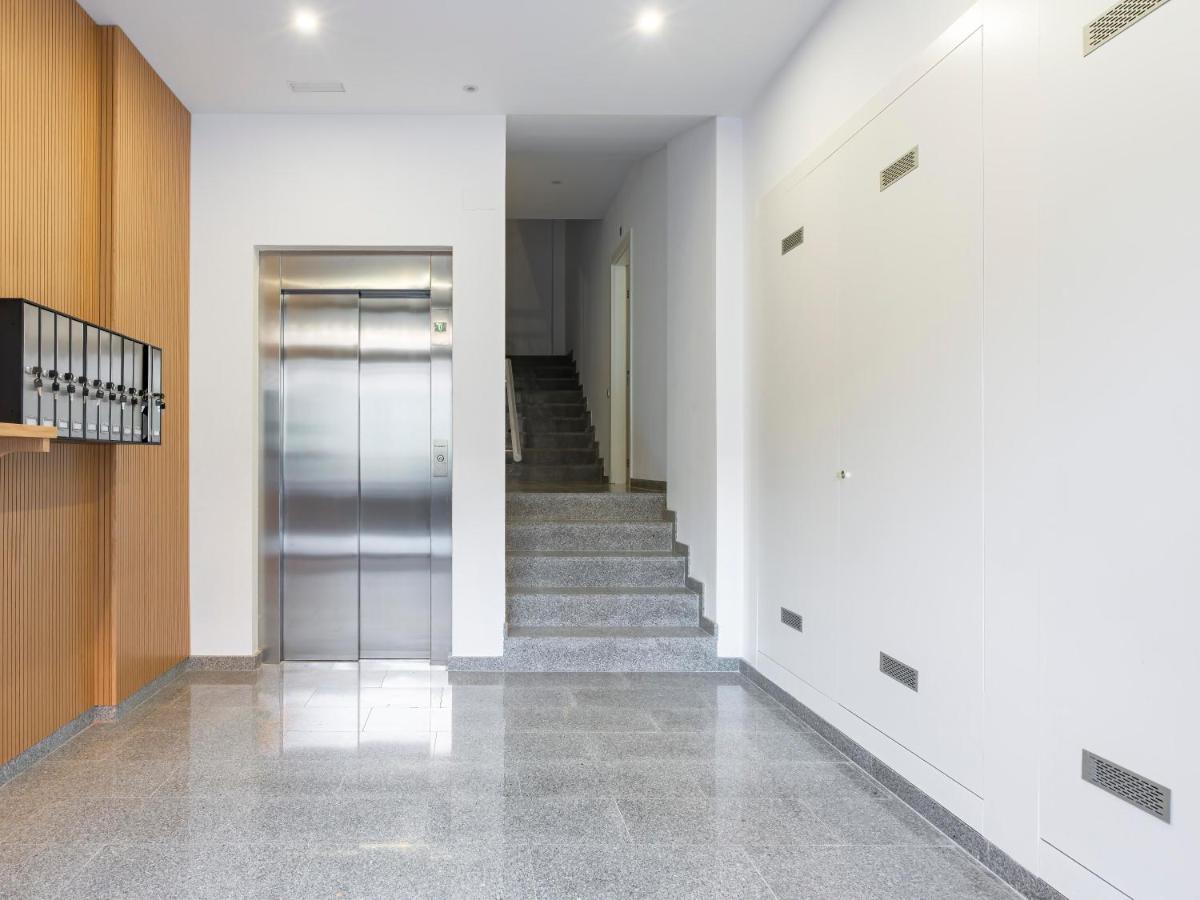 Limehome Barcelona Carrer De Besalu 90 - Estancia Temporal מראה חיצוני תמונה